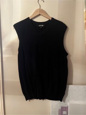 Apt. 9 Black V-Neck Sweater Vest (women’s oversized)
